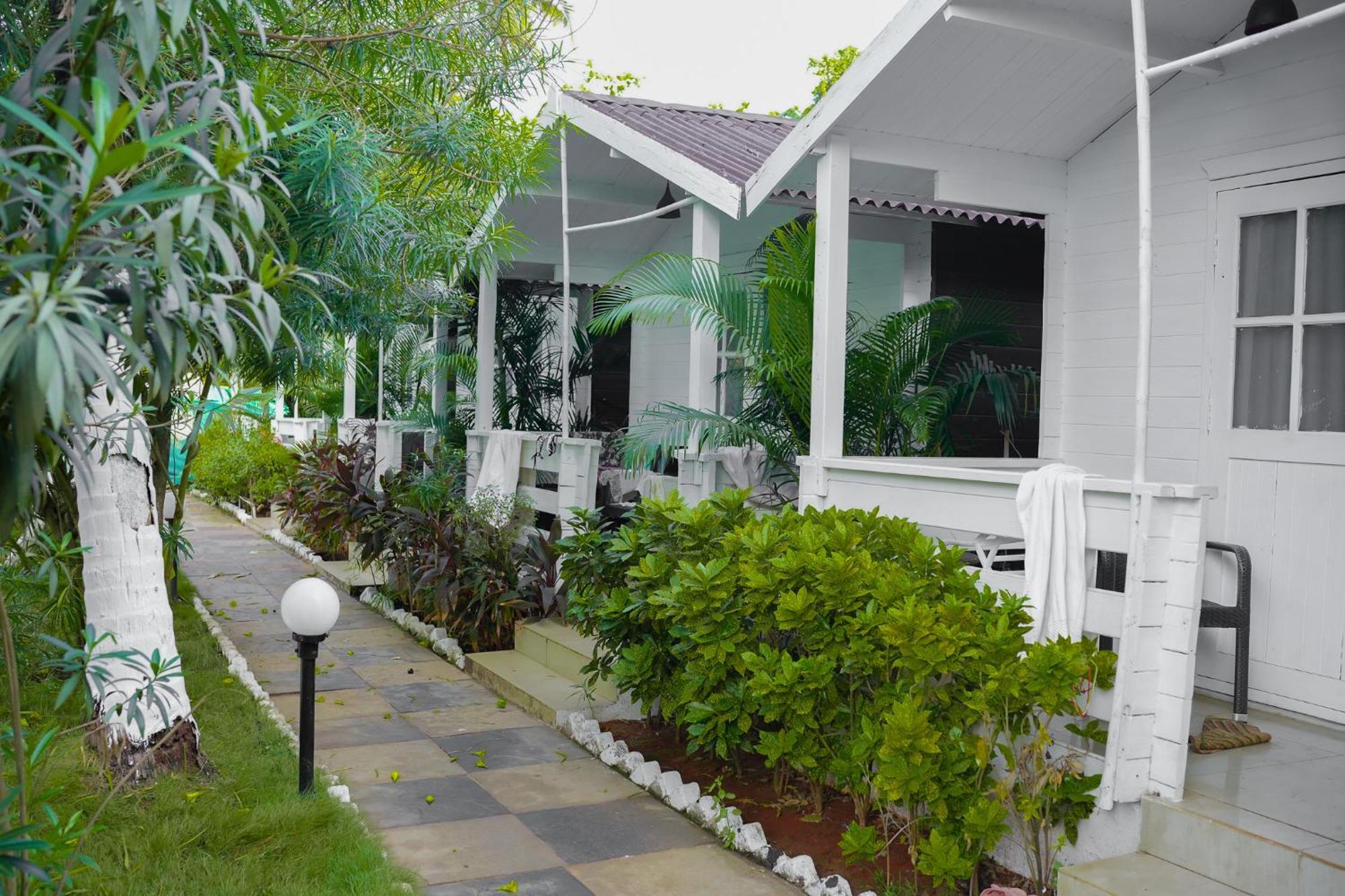 Seabliss Cottages Morjim Buitenkant foto
